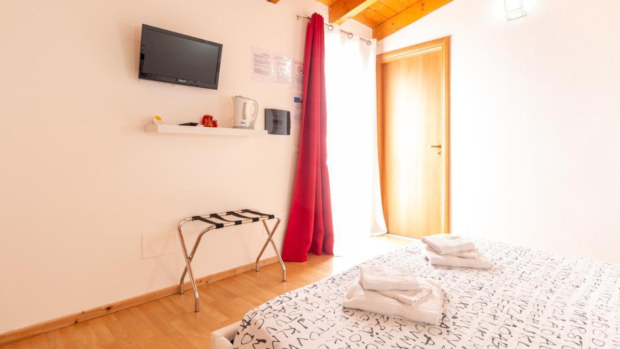 Spapparra B&B Càbras Esterno foto